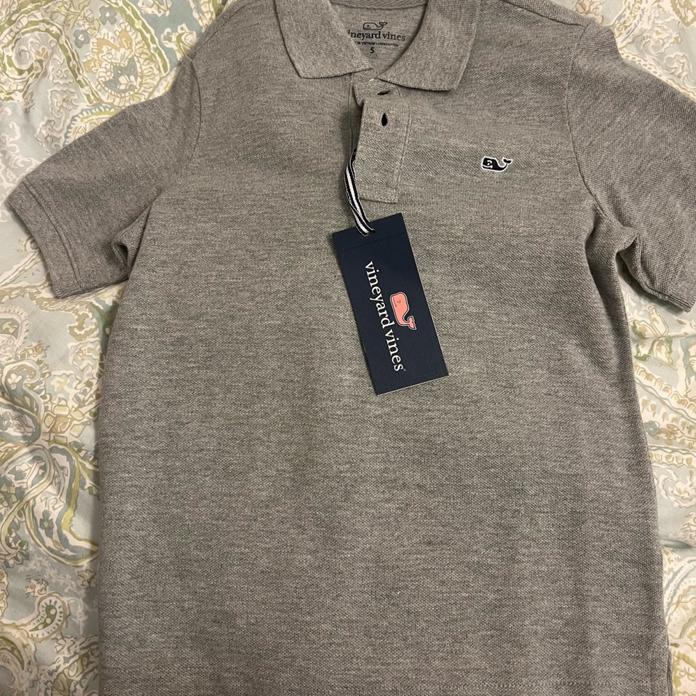Brand New Vineyard Vines